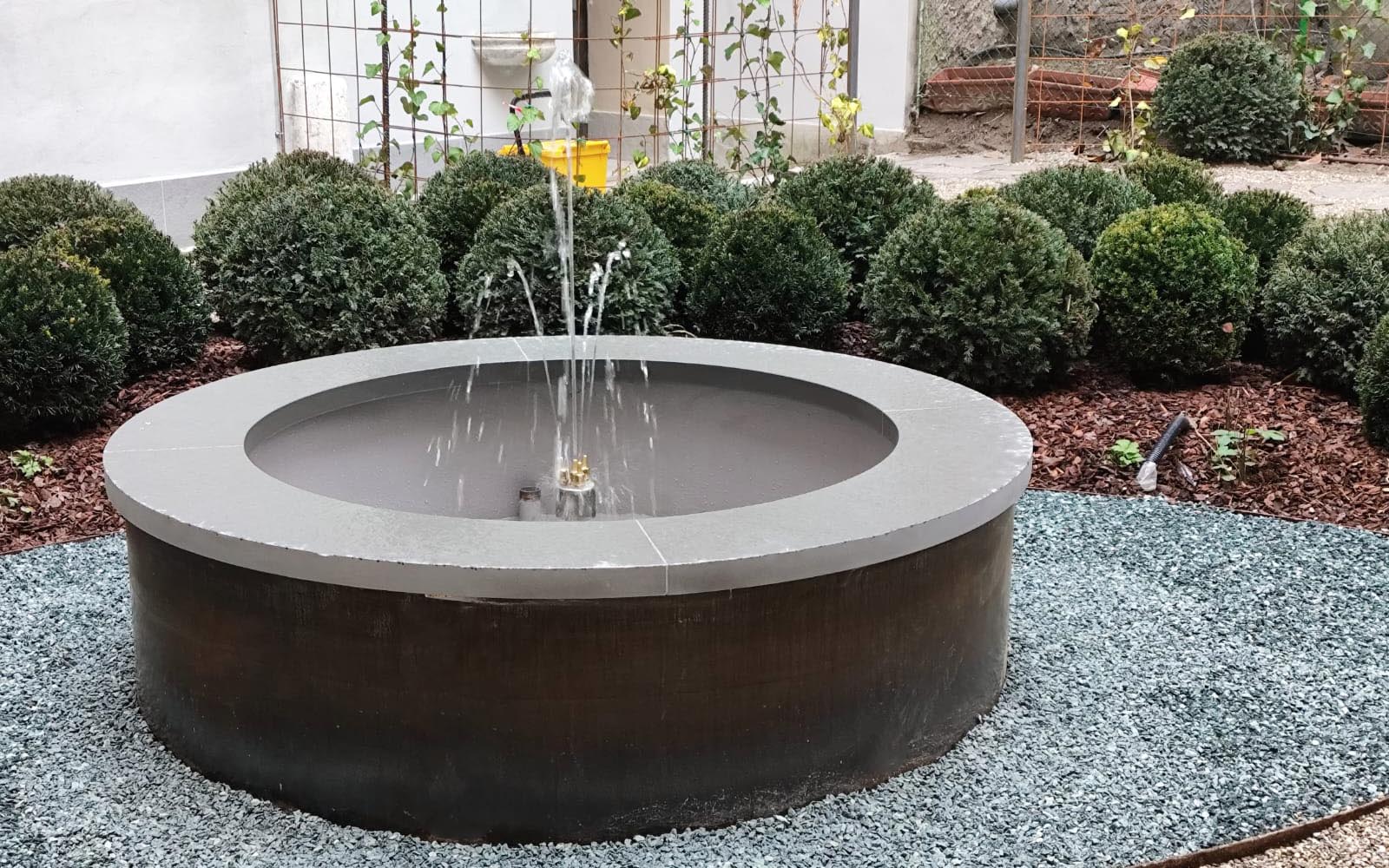 Fontana in centro storico a Parma