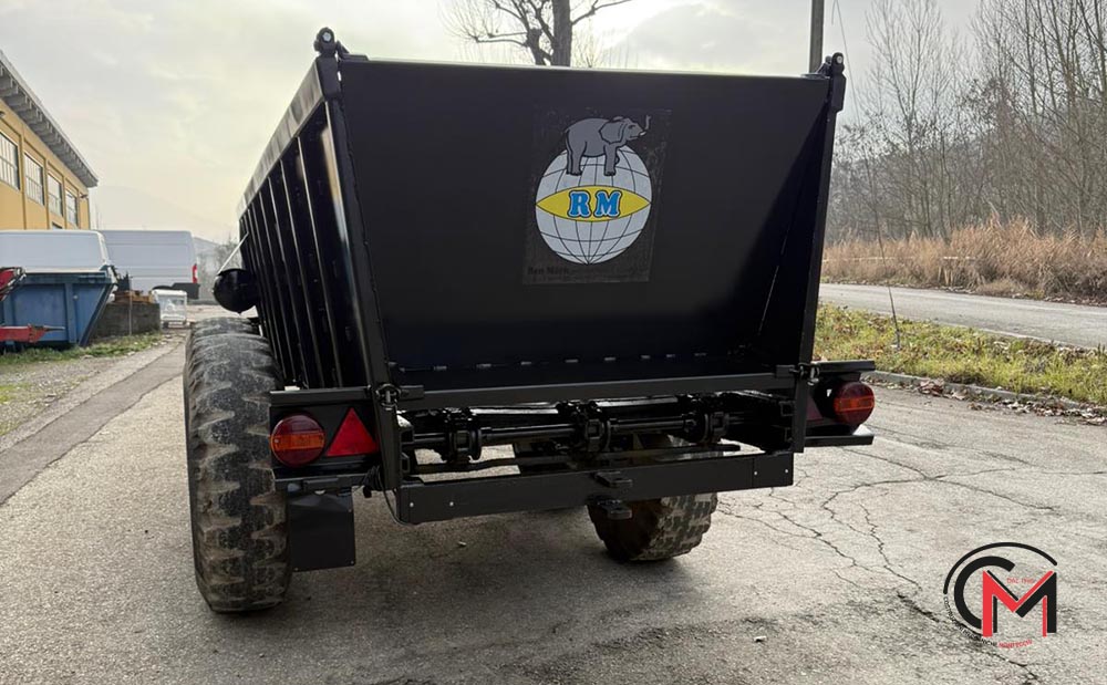 Ristrutturazione di un carro letame Ristrutturazione di un carro letame