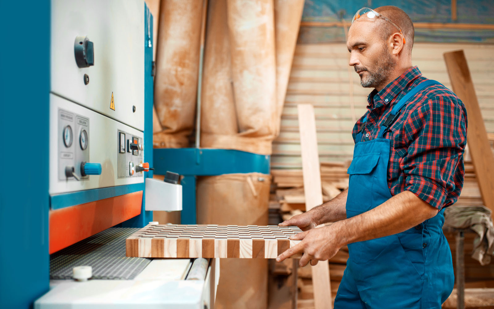 Costruzioni meccaniche, carpenteria - settore lavorazione del legno